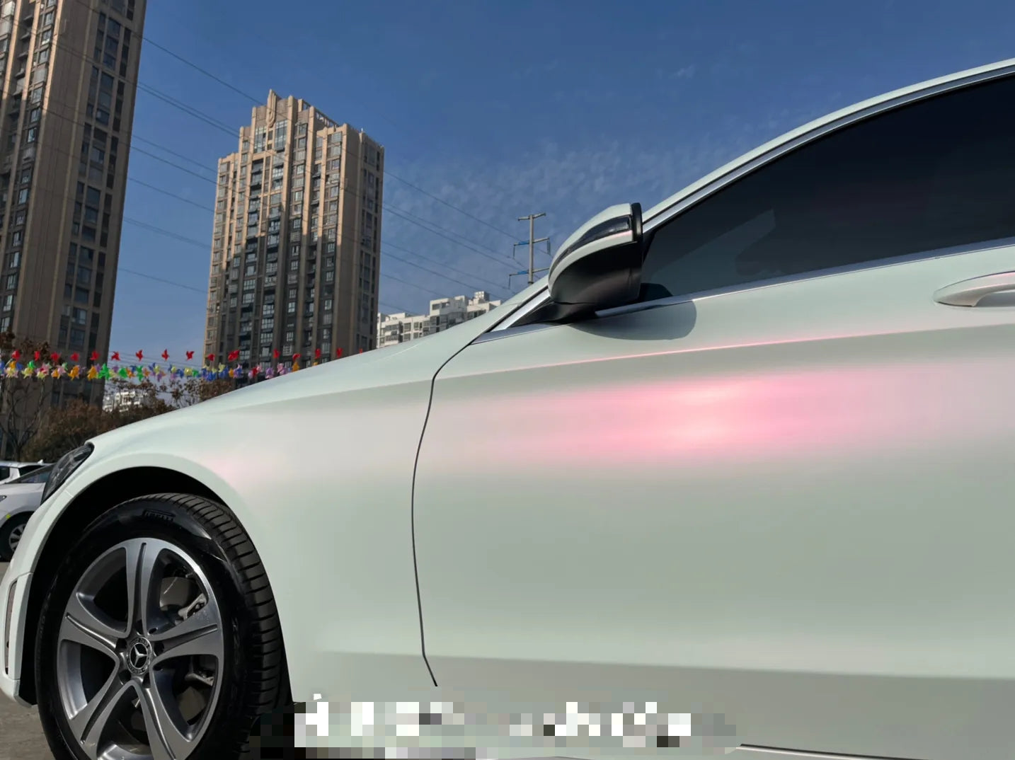 PET Electro-optic white turns red