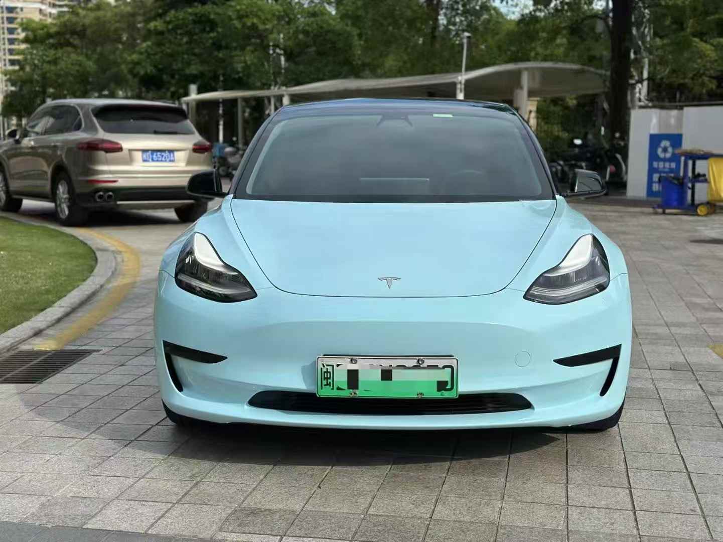 PET Ice Blue